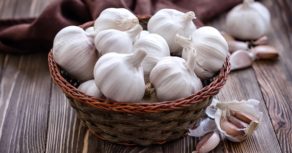 This Garlic Remedy Will Help You Lose Weight AND Improve Your Heart Health!