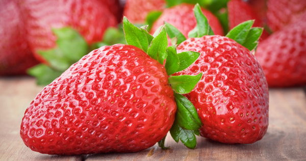 Keep Strawberries Fresh For Up To TWO WEEKS With This Simple Hack