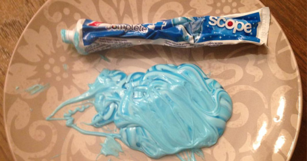 The Night Before Her Daughter Starts School, She Makes Her Waste A Whole Tube Of Toothpaste. The Reason Will Blow You Away